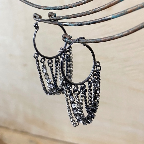 Black Chains Rhinestones Earrings - Picture 2 of 3